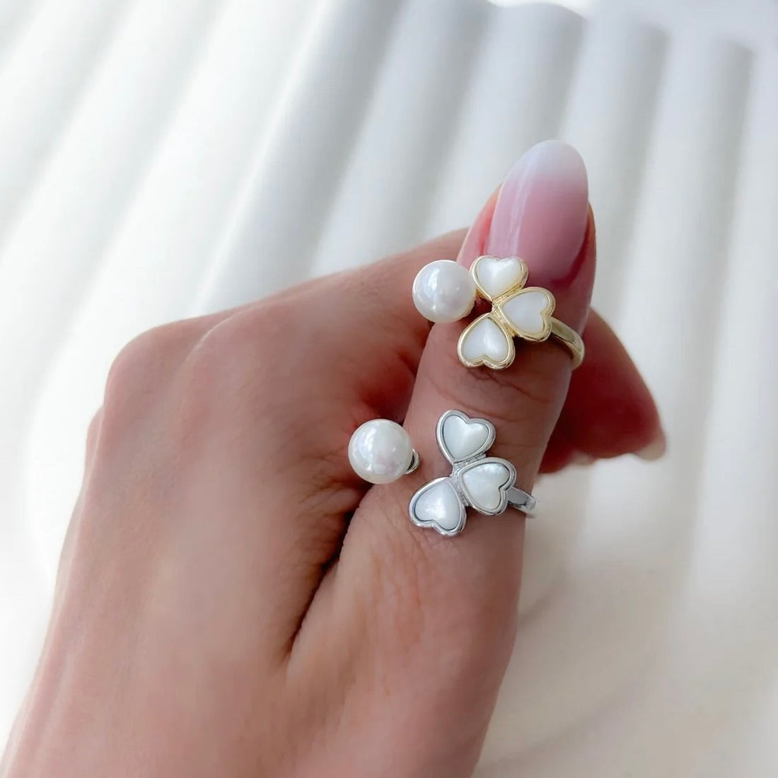 Anillo Trébol de Corazones con Perla