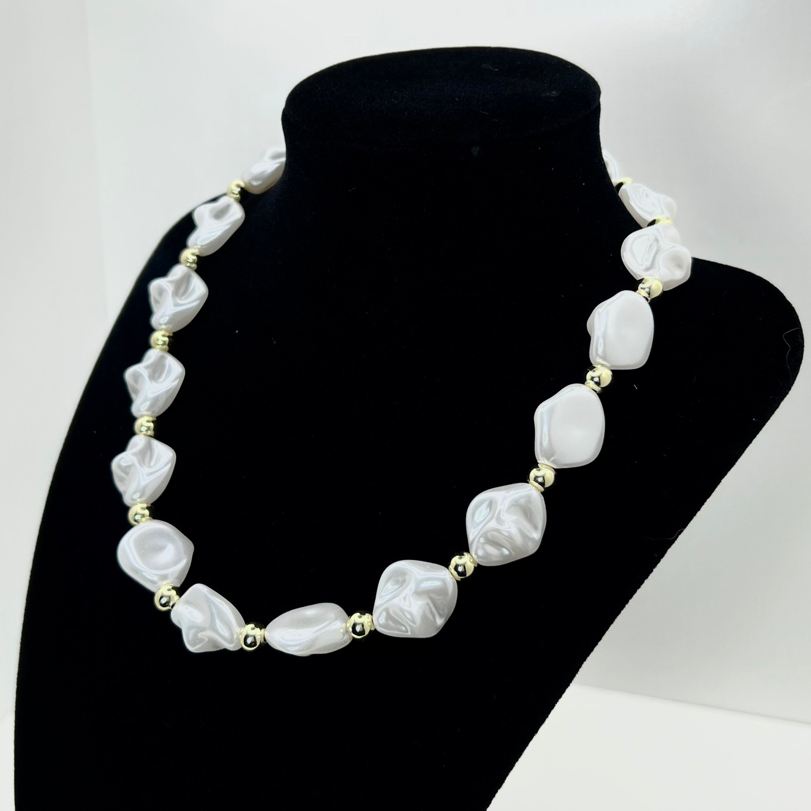 Collar con Perlas Irregulares